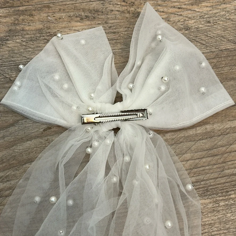 White Tulle Pearl Beaded Hair Bow Bridal‎ Hair Clip